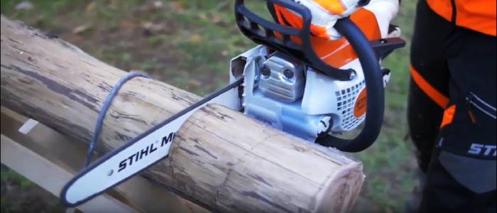 how to use a chainsaw